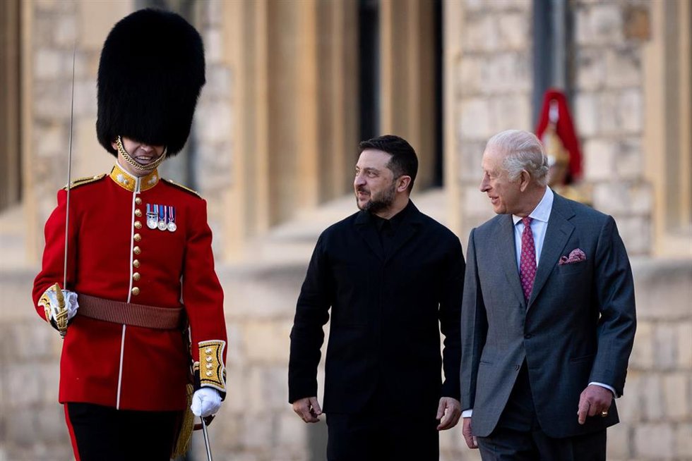 El rey Carlos III recibe en el castillo de Windsor al presidente de Ucrania, Volodimir Zelenski