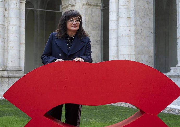 La directora de cine, Isabel Coixet, durante la presentación de la película ‘Tres adioses’, en la 70ª Seminci, a 23 de octubre de 2025, en Valladolid, Castilla y León (España). 