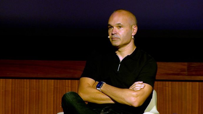 O ex-jogador de futebol Andrés Iniesta em um evento no Hospital Vall d'Hebron, em Barcelona.