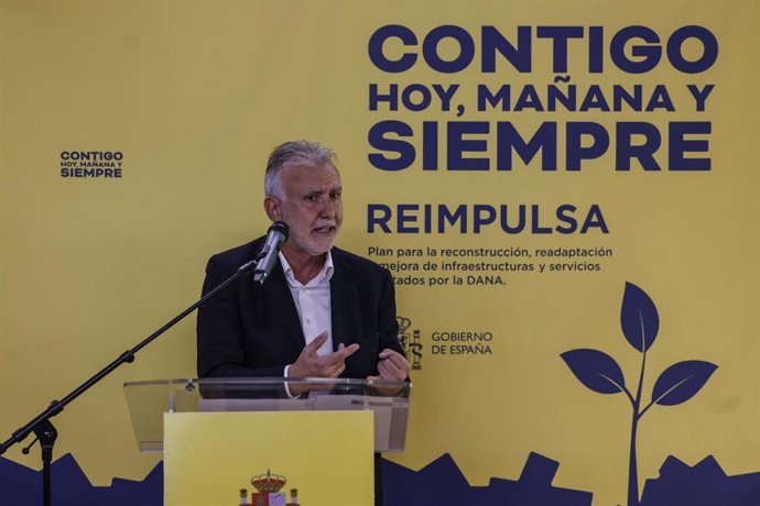 El ministro de Política Territorial y Memoria Democrática, Ángel Víctor Torres, presenta el ‘Visor DANA’, en la Delegación del Gobierno en Valencia, a 24 de octubre de 2025, en Valencia