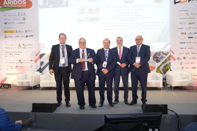 El COIMS, premiado por la campaña 'Un futuro lleno de oportunidades' en el VII Congreso Nacional de Áridos