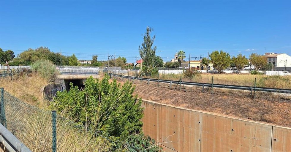 Valncia inicia trabajos de limpieza del barranco del Palmaret en Massarrojos y Carpesa ante fuertes lluvias  