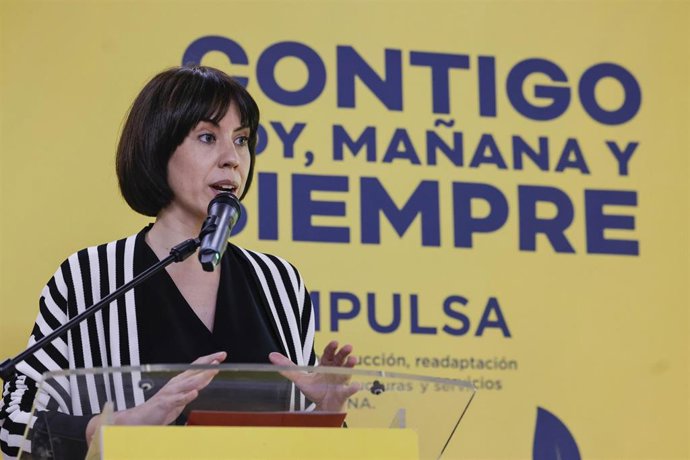 La ministra de Ciencia, Innovación y Universidades, Diana Morant, durante la presentación del ‘Visor DANA’, en la Delegación del Gobierno en Valencia