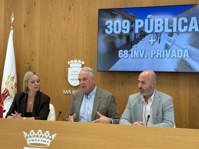 El alcalde de San Roque presentando el Plan de Vivienda 2030.