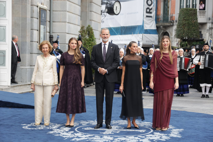 La Familia Real llega al Teatro Campoamor de Oviedo