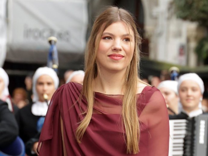 La Infanta Sofía a su llegada al Teatro Campoamor para asistir a la ceremonia de entrega de los 'Premios Princesa de Asturias 2025', a 24 de octubre de 2025, en Oviedo, Asturias (España).