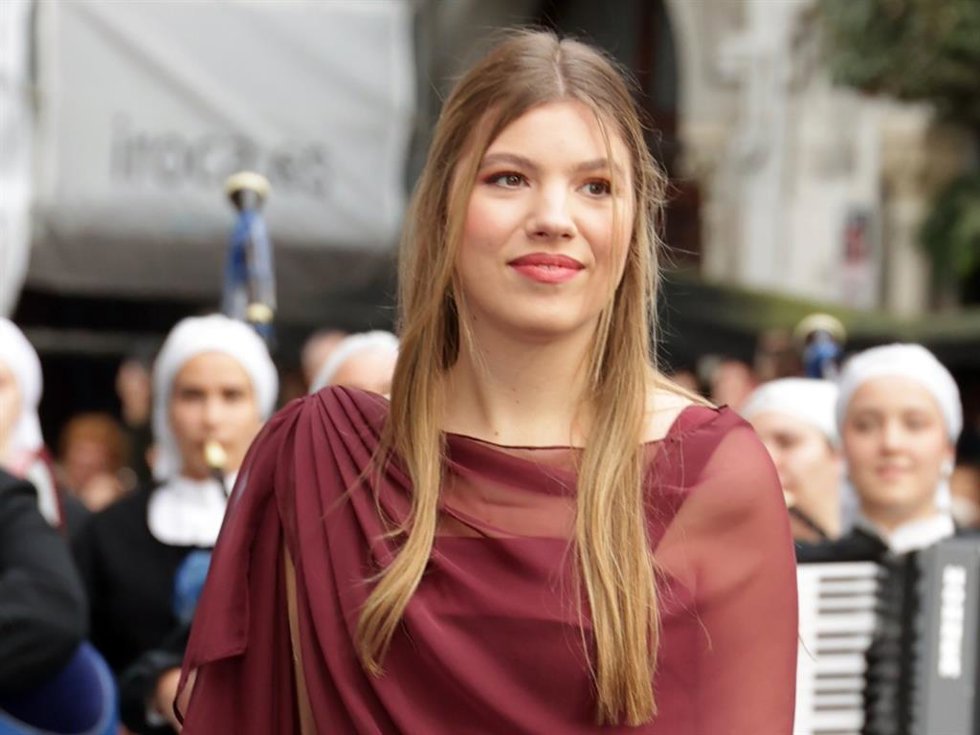 La Infanta Sofía a su llegada al Teatro Campoamor para asistir a la ceremonia de entrega de los 'Premios Princesa de Asturias 2025', a 24 de octubre de 2025, en Oviedo, Asturias (España).