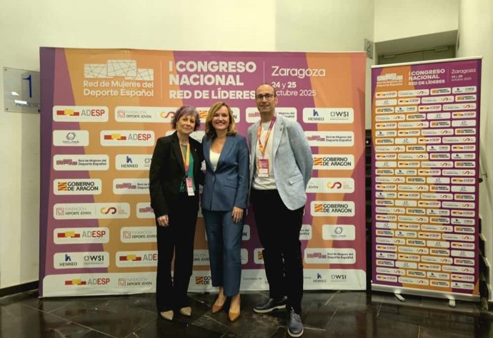 La consejera Esnaola, junto a la ministra de Educación, Formación Profesional y Deportes, Pilar Alegría, y el director gerente del INDAF, Jorge Aguirre.