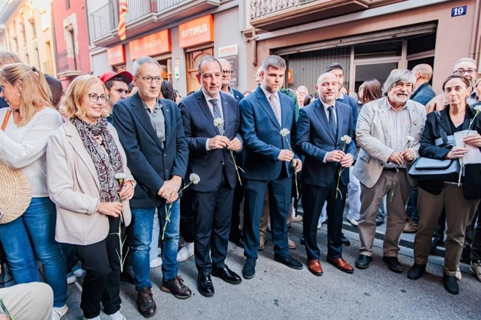 Espadaler, Prieto y otras autoridades durante el acto