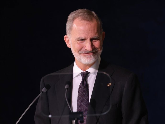 El Rey Felipe VI durante la ceremonia de los Premios Princesa de Asturias 2025 celebrados en el Teatro Campoamor, a 24 de octubre de 2025, en Oviedo (España).