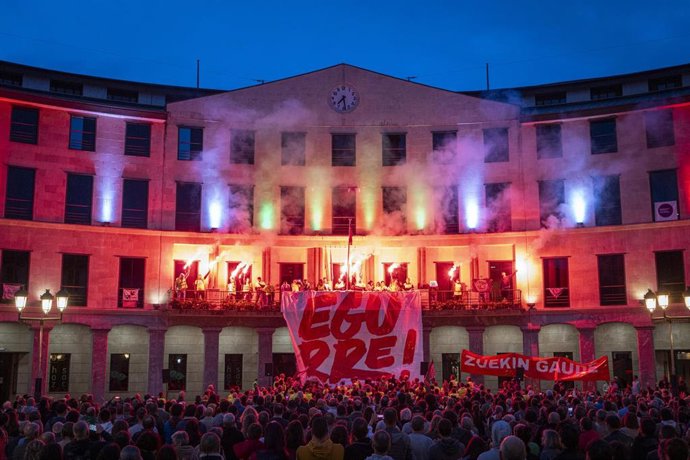 Manifestación contra los despidos en Maderas de Llodio (Álava)