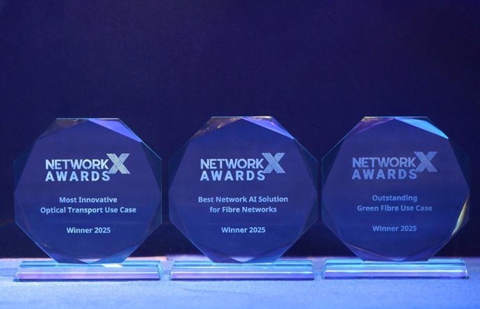 Huawei won three awards in the all-optical network field at Network X.