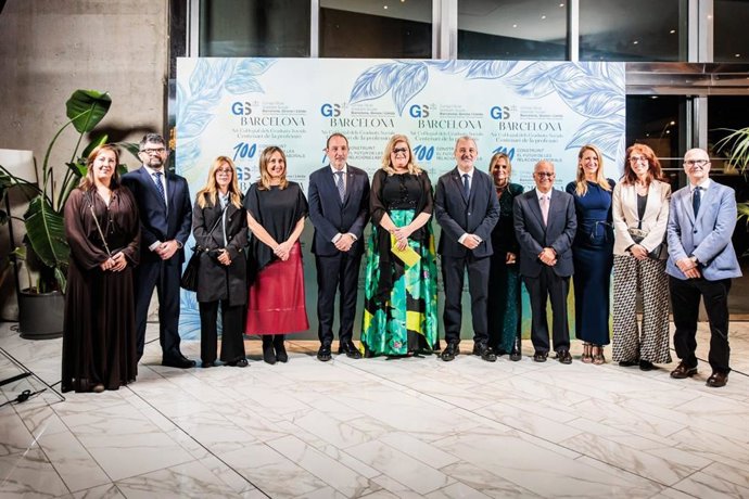 Foto de familia durante el acto