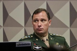 Archivo - Archivo.- El que fuera 'mano derecha' del expresidente Jair Bolsonaro, el teniente coronel Mauro Cid  