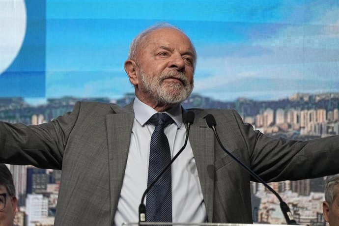10 de outubro de 2025, São Paulo, São Paulo, Brasil: O Presidente do Brasil, LUIZ INACIO LULA DA SILVA, participa da cerimônia de assinatura do novo modelo de crédito imobiliário em São Paulo, Brasil, em 10 de outubro de 2025.