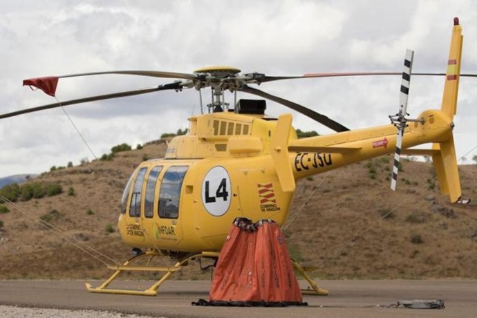 Helicóptero ligero del dispositivo INFOAR con base en Brea de Aragón (Zaragoza).