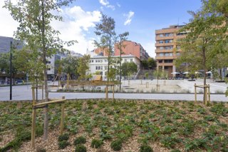La plaça de la Bòbila.