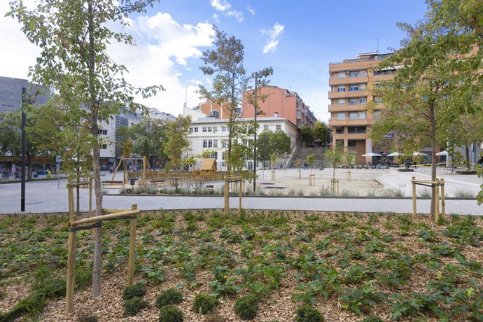 La plaça de la Bòbila.