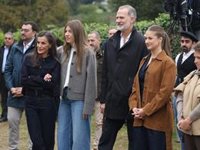 Premio al 'Pueblo Ejemplar de Asturias 2025' a la Parroquia de Valdesoto: así ha sido la visita de los reyes y sus hijas