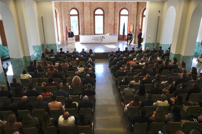 Colegio de Gestores Administrativos celebra día de su patrón con un homenaje y reúne a más de 300 profesionales