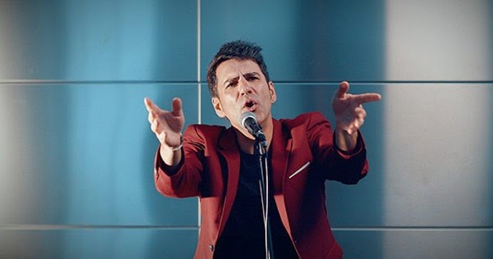 Javier Estévez, durante una actuación.