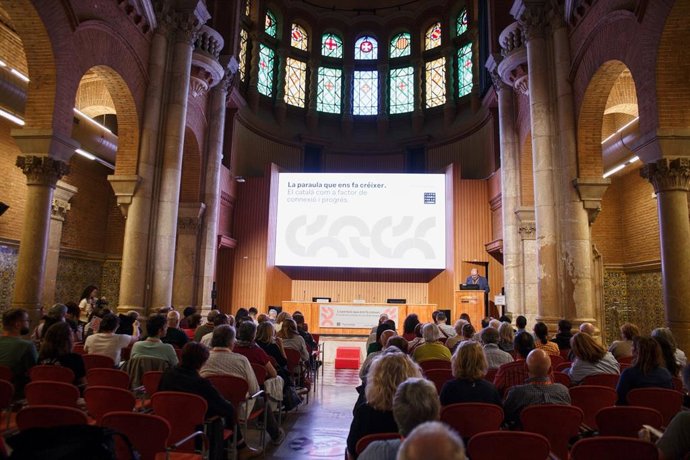 Un seminario de Plataforma per la Llengua analiza el catalán como factor de conexión y progreso