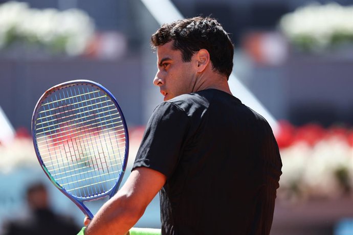 Archivo - Jaume Munar of Spain celebrates a point against Roberto Bautista of Spain during the Mutua Madrid Open 2025, ATP Masters 1000 and WTA 1000, tennis tournament celebrated at Caja Magica on April 23, 2025 in Madrid, Spain.