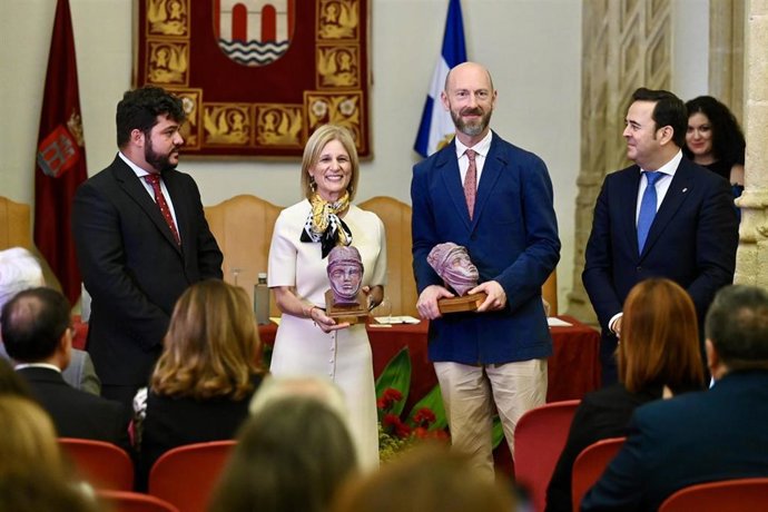 La alcaldesa de Jerez, María José García-Pelayo, en el II Encuentrode Ciudades Históricas y Casas Ducales de Cádiz.