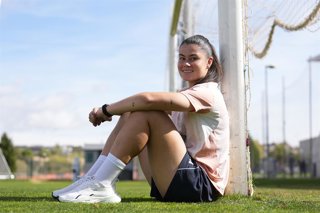 Maria Mendez poses for photo after an interview for Europa Press ahead the UEFA Women Nations League, Semi Final match between Spain Women Team and Sweden at Ciudad del Futbol on October 22, 2025 in Las Rozas, Madrid, Spain.