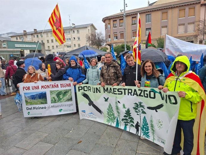 Representantes de Aragón Existe en la manifestación de Jaca