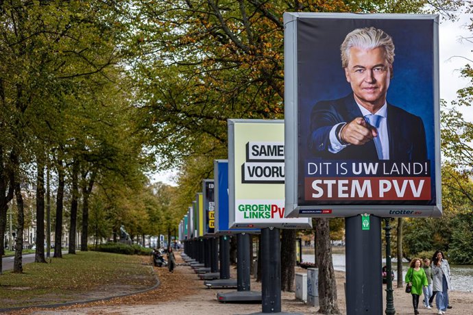 October 7, 2025, The Hague, South-Holland, The Netherlands: Ahead of the Dutch parliamentary elections, campaign posters have appeared along Lange Vijverberg in The Hague, next to to the Binnenhof â€” the centre of Dutch politics.