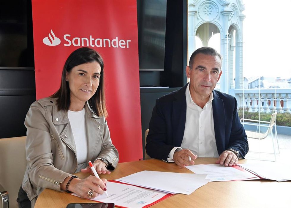 Igual e Iturbe en la firma del convenio