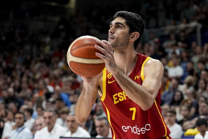 Archivo - Santi Aldama of Spain in action during the friendy international basketball match played between Spain and Italy at Wizink Center pavilion on June 25, 2024, in Madrid, Spain.