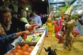 Foto: Los mercados municipales de Cádiz celebran Tosantos este lunes con más puestos inscritos en el concurso de exornos