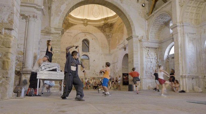Residencia artística de danza en la iglesia de San Lorenzo.