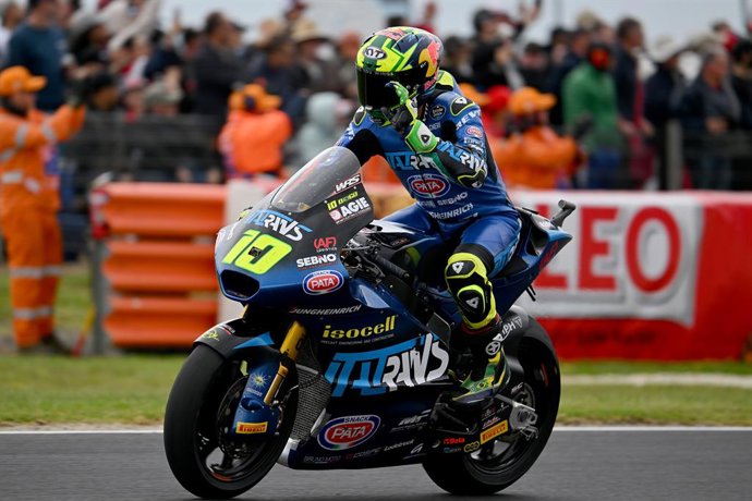 10 MOREIRA Diogo (bra), Italtrans Racing Team, Kalex Moto2, action celebrates his third place during the 2025 Moto2 Liquid Moly Australian Motorcycle Grand Prix on the Philip Island Circuit from October 17 to 18, in Phillip Island, Australia - Photo Studi