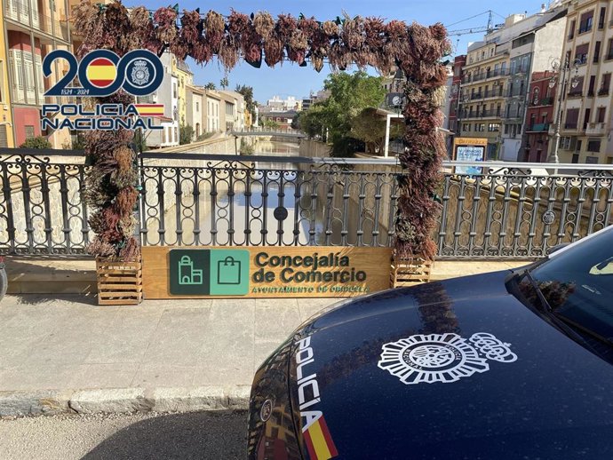 Detienen en Orihuela a la trabajadora de una tienda de ropa por sustraer durante años artículos del comercio