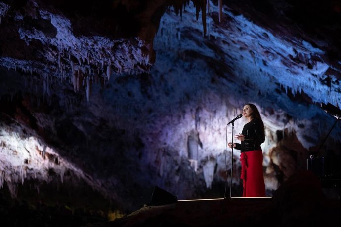 Luz Casal durante su concierto en El Soplao