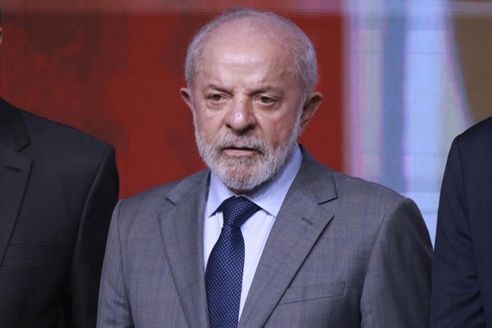 10 de outubro de 2025, São Paulo, São Paulo, Brasil: São Paulo (SP), 10 de outubro de 2025 Êxito/Crédito/Imobiliária/Governo/SP - O presidente Luiz Inácio Lula da Silva e o ministro das Cidades, Jader Filho, participam da cerimônia de anúncio do novo créd