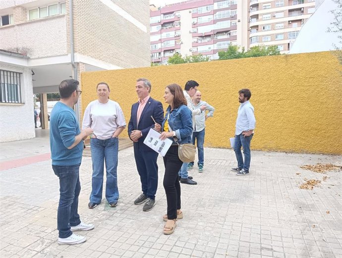Imagen de la visita al CEIP Antonio Prieto de Jaén.