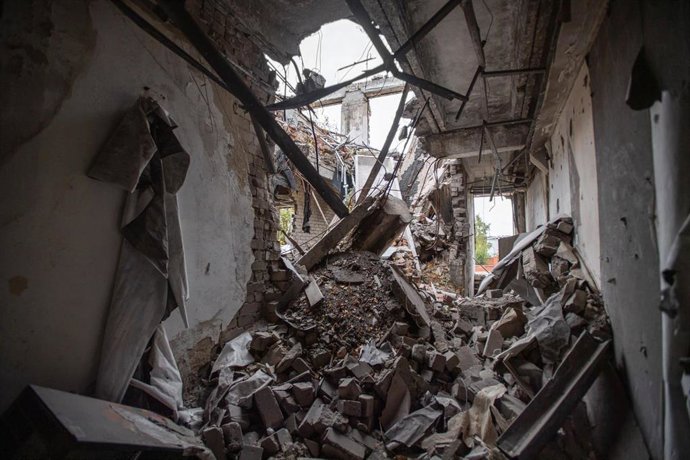 Archivo - Impacto de un misil ruso en Kupiansk, en Járkov (Ucrania)