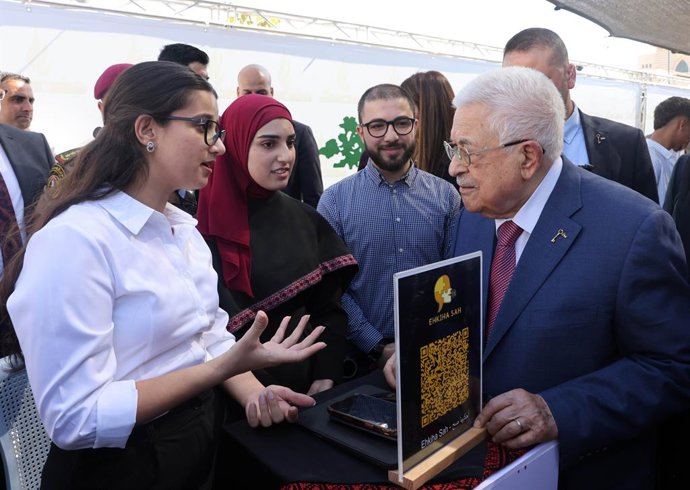 22 de outubro de 2025, Ramallah, Cisjordânia, Território Palestino: O presidente palestino Mahmoud Abbas participa da abertura da exposição do Conselho Superior de Inovação e Excelência na cidade de Ramallah, na Cisjordânia, com a presença de autoridades 