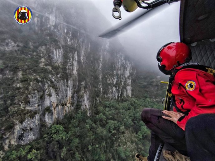 Bomberos realizan tres rescates aéreos en Ontinyent, Casella d'Alzira y Simat de la Valldigna