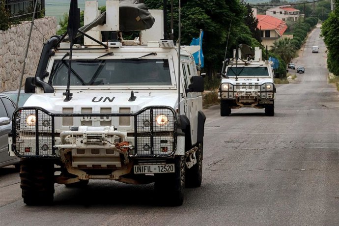 Archivo - Arquivo - Veículos de uma patrulha da Força Interina das Nações Unidas no Líbano (UNIFIL) em Borj el Mluk, no sul do Líbano (arquivo)