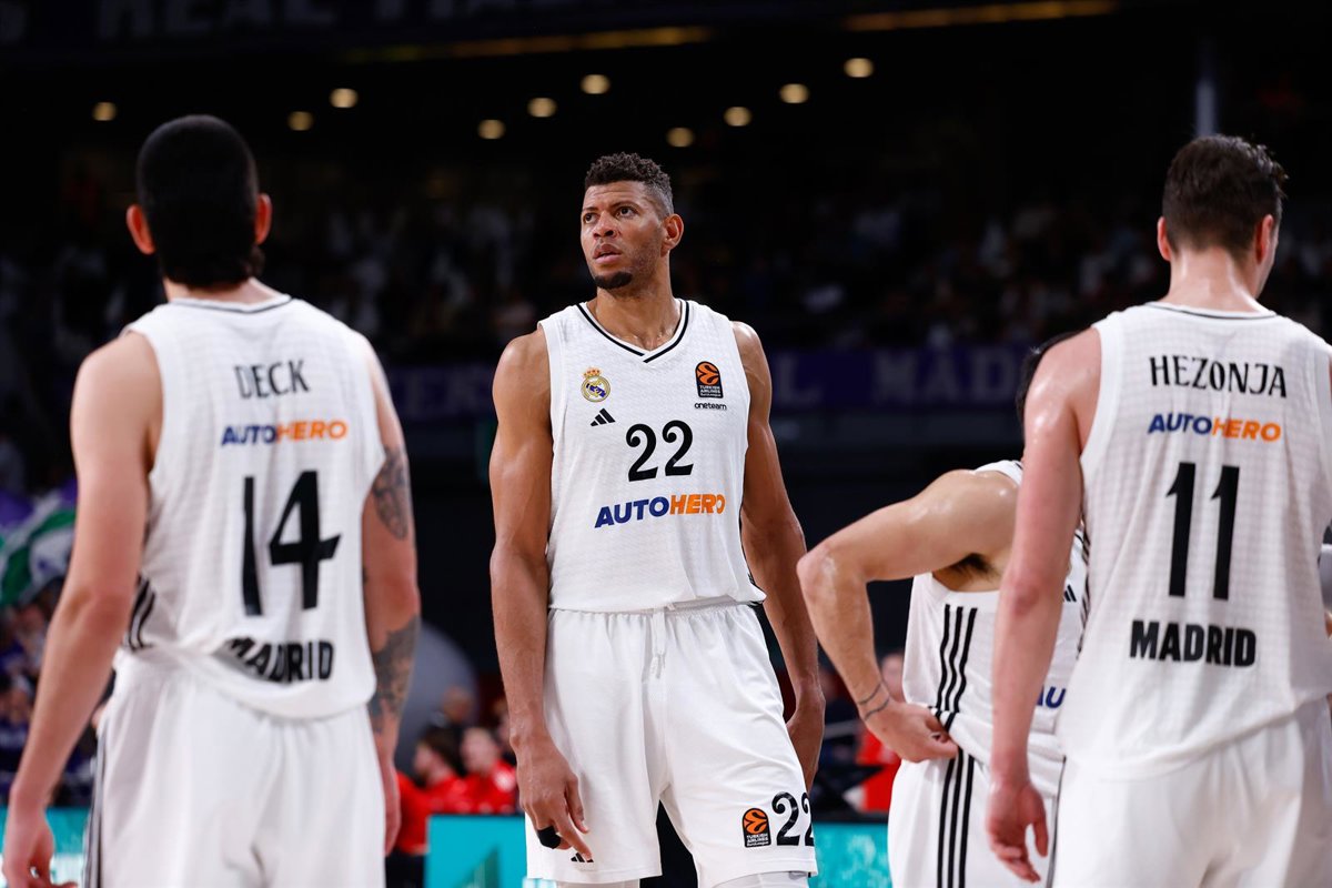 El Real Madrid hace historia en casa y el Valencia Basket sigue invicto