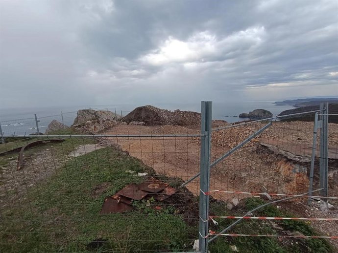 Obras en una parcela del Cabo Peñas
