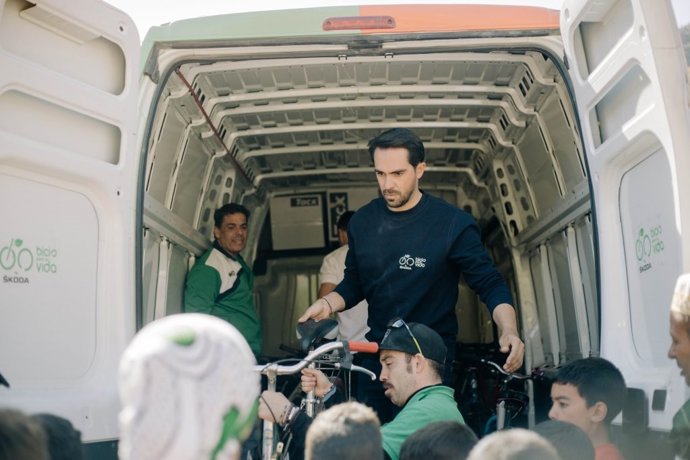 Archivo - Proyecto 'Bicis para la Vida' de la Fundación Alberto Contador