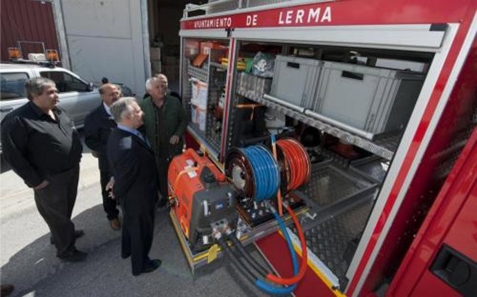 Foto de Archivo de entrega de material para el parque de Lerma.