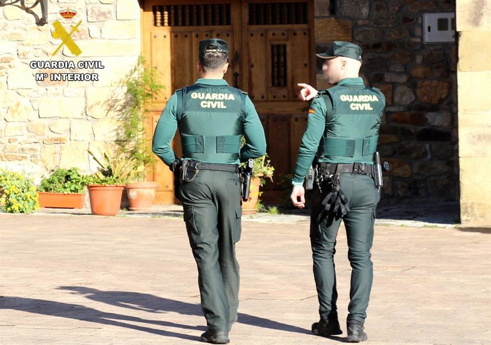 Investigada una mujer por usar la tarjeta bancaria de un hombre con dificultades cognitivas durante 10 años en Laredo