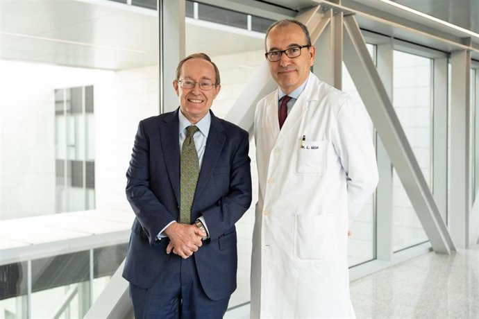 El Dr. Luis Montuenga, director del Grupo de Biomarcadores del Cima, y el Dr. Luis Seijo, director del Departamento de Neumología de la Clínica Universidad de Navarra, coordinadores del estudio.